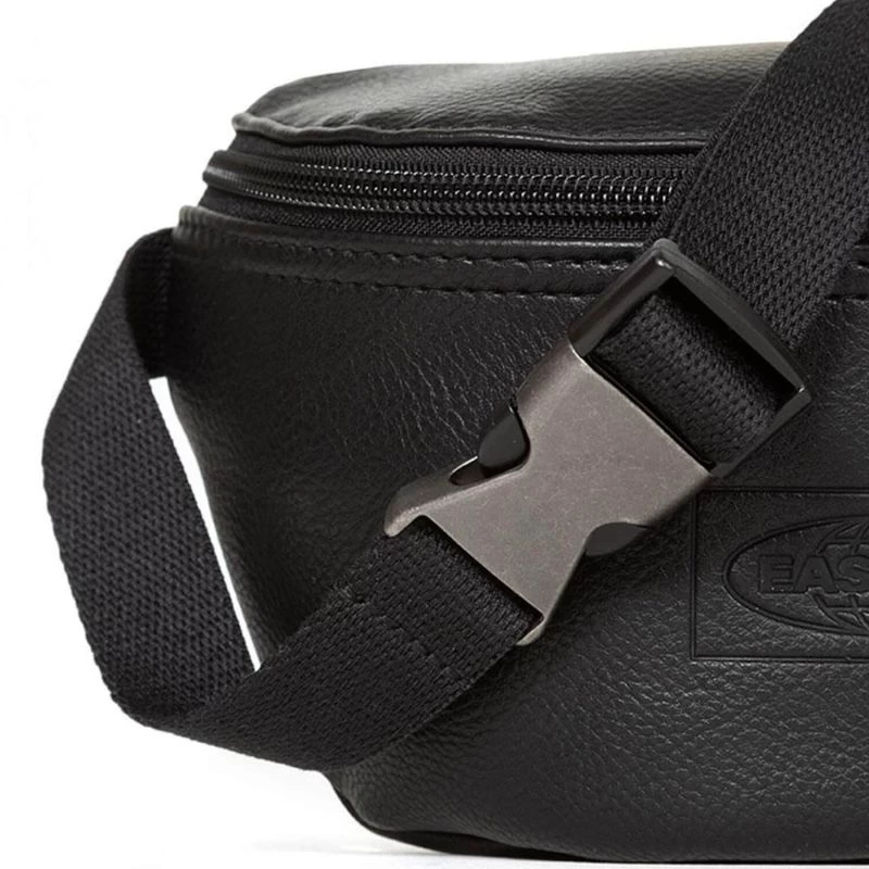 Eastpak Banane Springer 2 Litres Grained Black 4 Eastpak Banane Springer 2 Litres Grained Black – Image 4