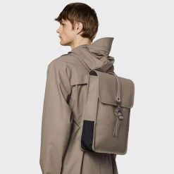 Rains Sac à Dos Backpack Mini 40 Cm Tonal Taupe -Bagages Et Sacs sac a dos backpack mini 40 cm tonal taupe 5