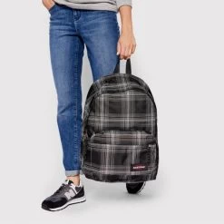 Eastpak Sac à Dos Ordinateur Out Of Office 13 Pouces Checked Black -Bagages Et Sacs sac a dos ordinateur out of office 13 pouces checked black 3