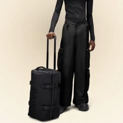 Rains Sac De Voyage Cabine à Roues Texel Cabin Bag 40 L Noir -Bagages Et Sacs sac de voyage cabine a roues texel cabin bag 40 l noir 3