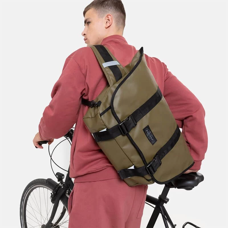 Eastpak Sac épaule Ordinateur Compatible Vélo Messer Bike Tarp Army 8 Eastpak Sac épaule Ordinateur Compatible Vélo Messer Bike Tarp Army – Image 8